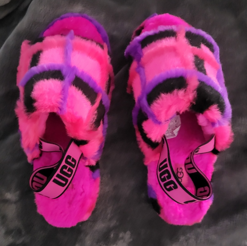 Slippers By Ugg